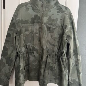 Old Navy Women’s Sz. XL Camo utility jacket